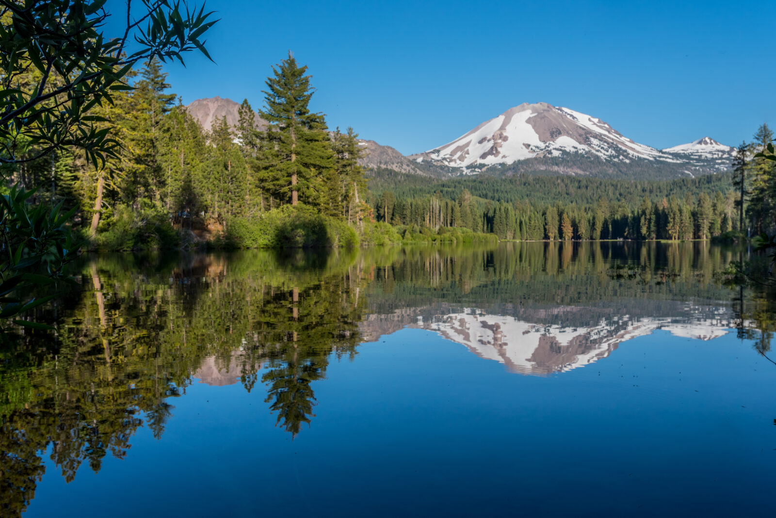 Lakes in Lassen Volcanic Park. Manzanita Lake with the reflection of Lassen Peak.
