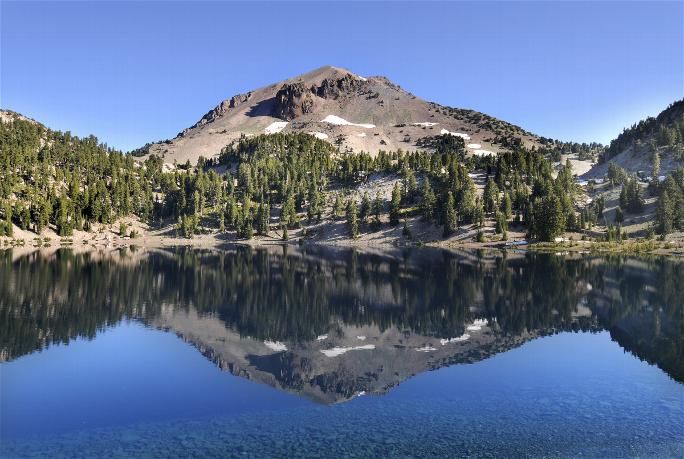 Manazita Lake in Lassen Park