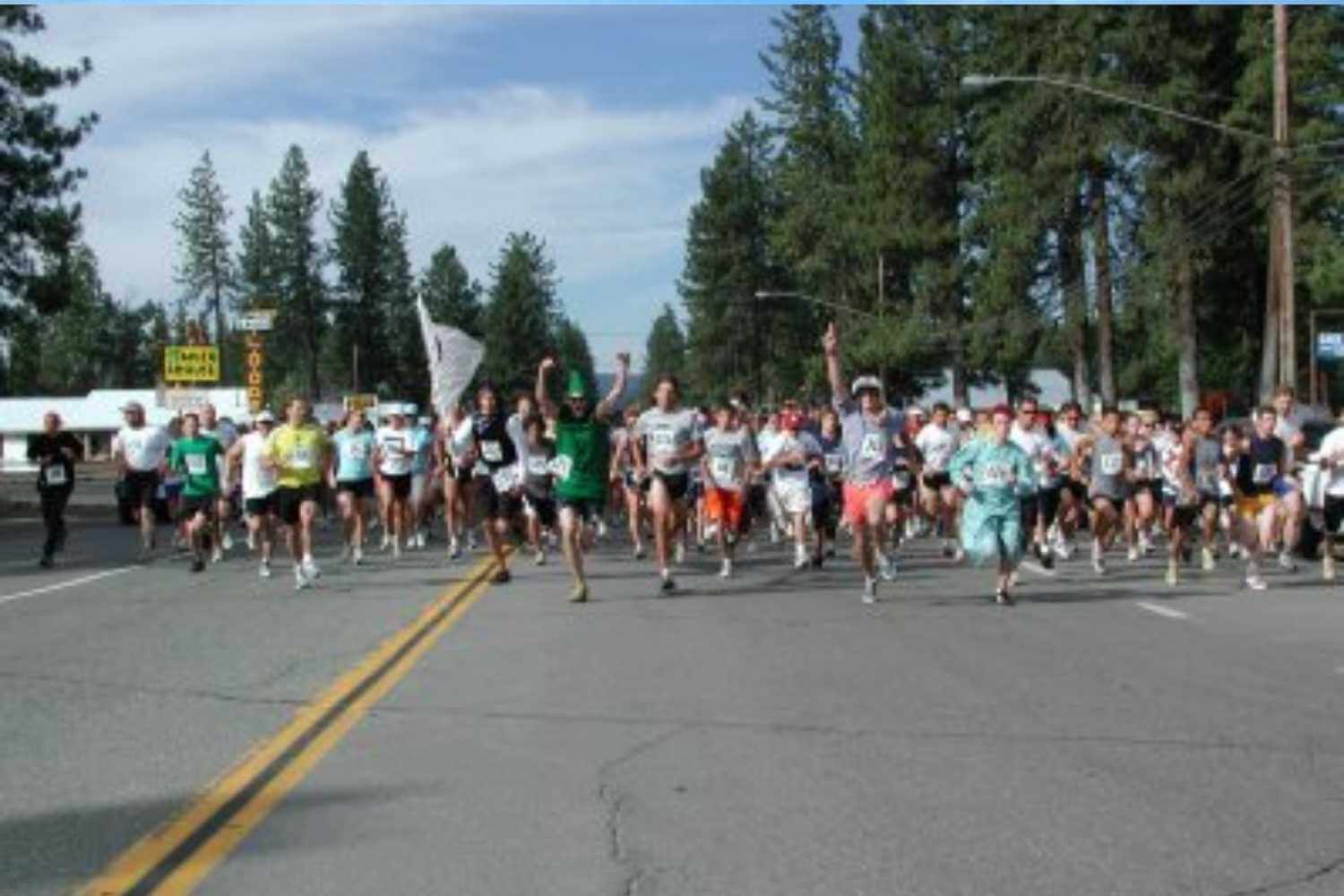 runners starting the Chester Fun Run